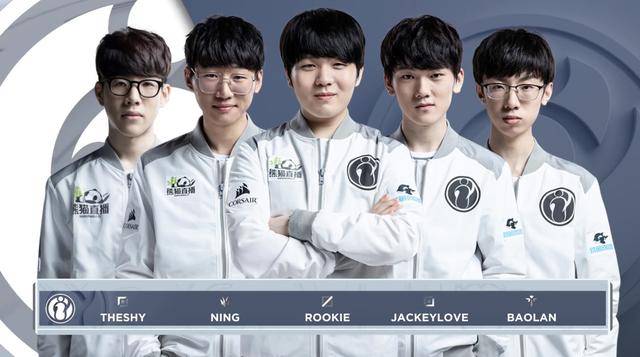 靠中距离的 靠中距离的