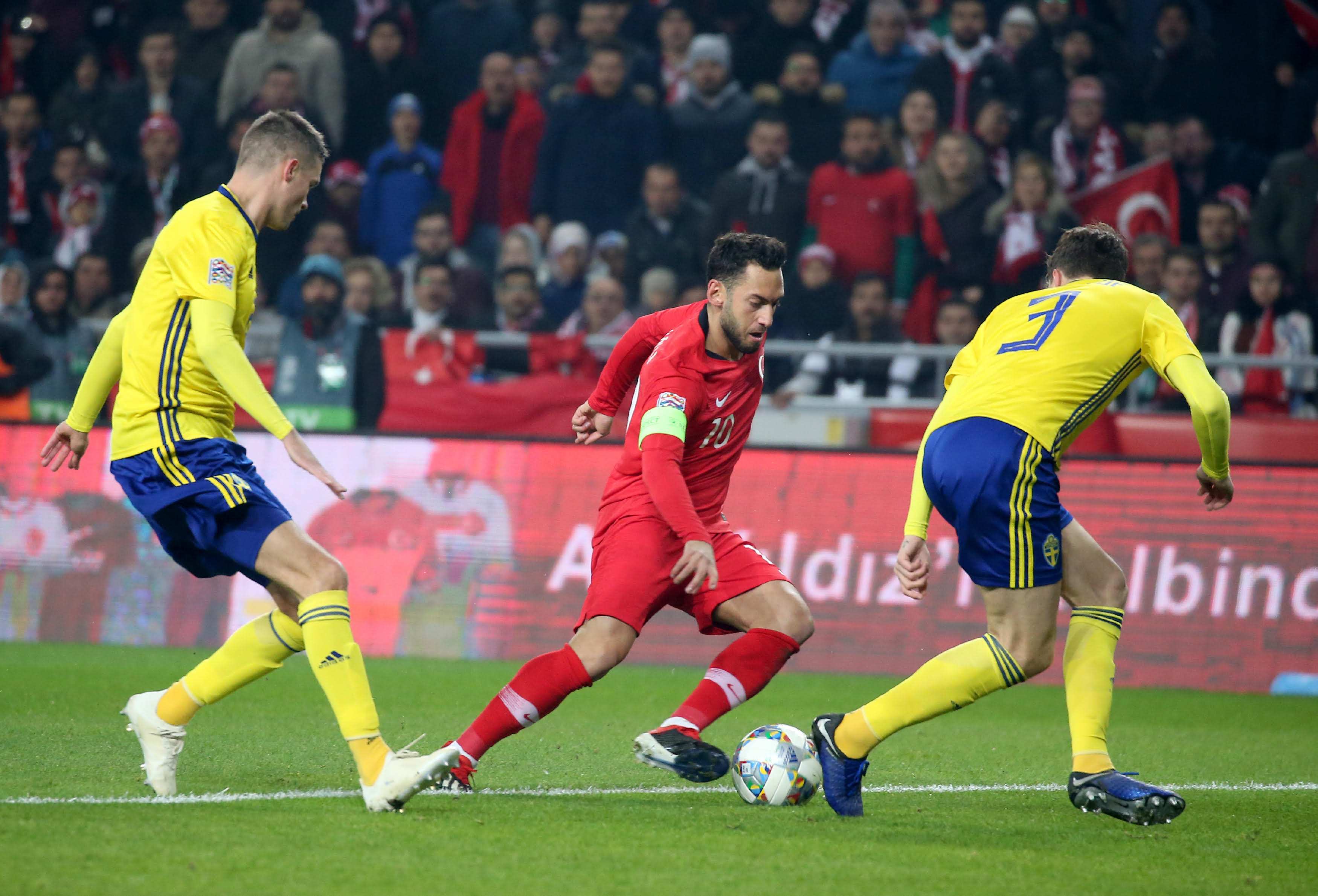 尤其是摩纳 尤其是摩纳