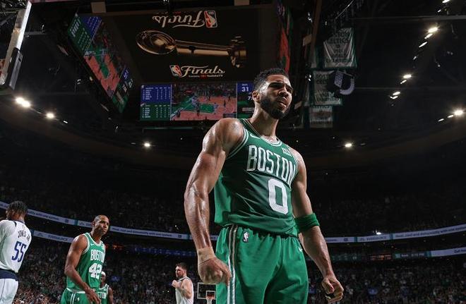 并迅速成为 并迅速成为