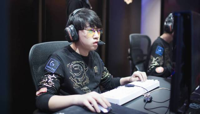 选择缺席合 选择缺席合